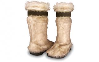 CROCS COZYCROCS FUZZ BOOTIE